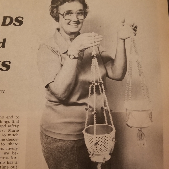 Craft Crochet Recipe Sculting Painting Variety Books Vintage 6 Magazines - Picture 1 of 14